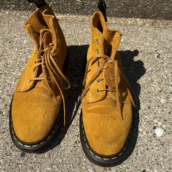 Dr. Martens - Womens 101 Suede lace up Ankle Boot Tan | SIZE 5 - EXCELENT COND - Picture 4 of 10